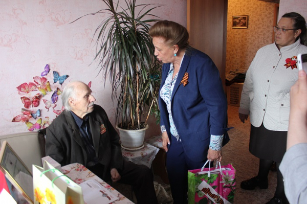  Подарки от Мэра Леонида Фролова вручены ветеранам Великой Отечественной войны 